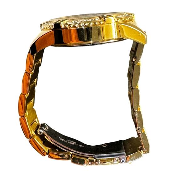 GUESS Unisex Gold-Tone Stainless Steel Bracelet Watch 40mm - Picture 10 of 13